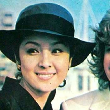 Zhen Zhen - Age, Bio, Birthdate, Family, Networth & More