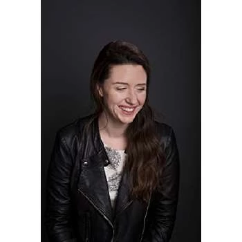 Zoë Worth - Age, Bio, Birthdate, Family, Networth & More