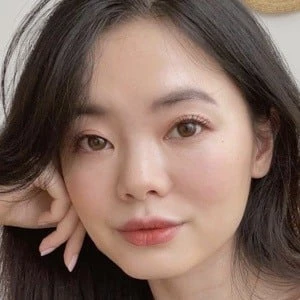 ZoeNotZoey - Networth, Bio, Birthdate, Age, Family & More