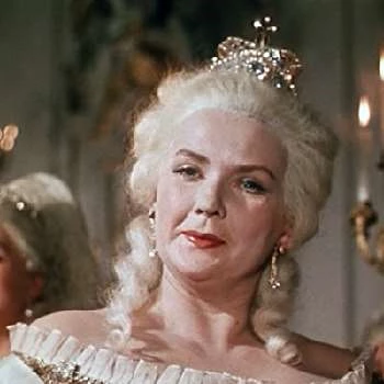 Zoya Vasilkova - Family, Bio, Birthday, Family, Income & More