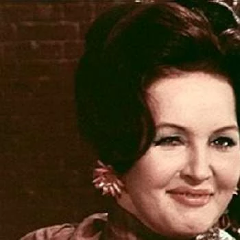 Zoya Zelinskaya - Age, Bio, Career, Family, Wiki, Networth & More